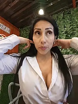 Chat XXX ao vivo de IsabellitaVIP
