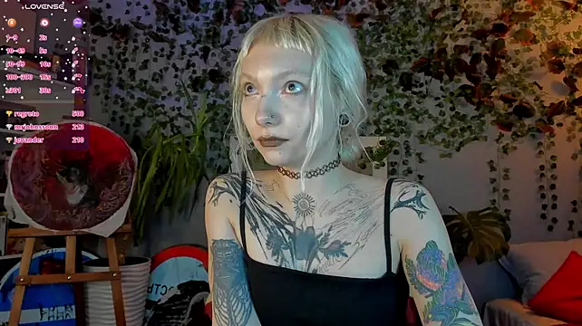 แชท XXX สดของ tattoo_art_baby