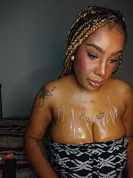 Queen_Amara – Live XXX-chat