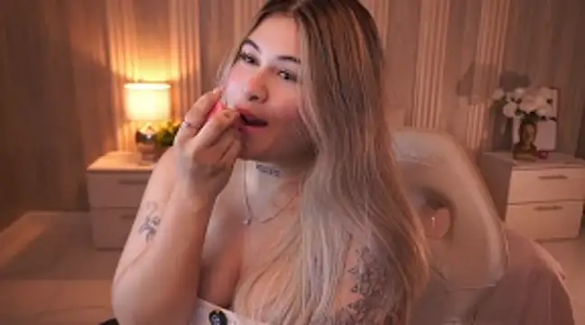Sahury_Sweet Adlı Modelin Canlı XXX Sohbeti