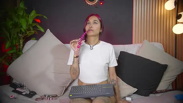 Chat +18 de charlottehershel02 ao vivo