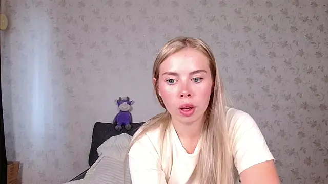 sofiaa_here Adlı Modelin Canlı XXX Sohbeti