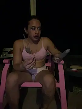 TranSexualJade95: διαδικτυακό σόου στην κάμερα
