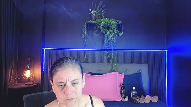 XXX chat uživo modela sasi_luna