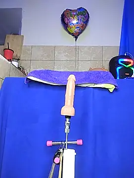 dianaqueenxxx's Webcam Show