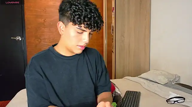 XXX chat uživo modela Kairoo_