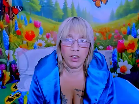 indianroxy's Live XXX Chat