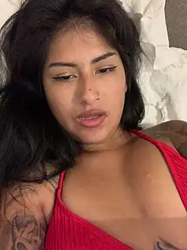 XXX chat uživo modela mrskarmaa
