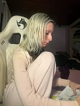 XXX chat uživo modela thebunnydark