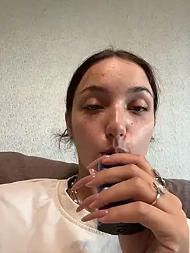 XXX chat uživo modela DollyTall