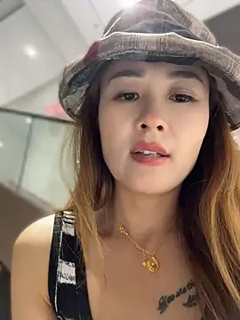 XXX chat uživo modela okgirl_23