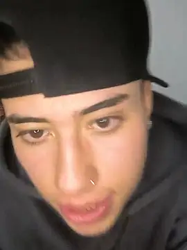 XXX chat uživo modela Thiagoo_Vega