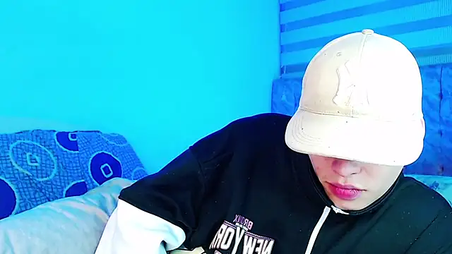 _justinmoon2 Adlı Modelin Canlı XXX Sohbeti