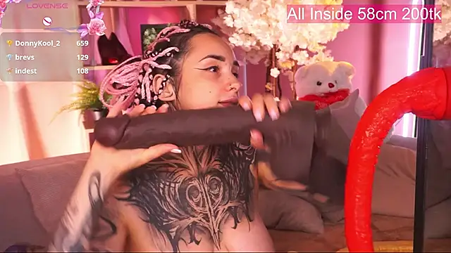 EvaCanton Adlı Modelin Canlı XXX Sohbeti