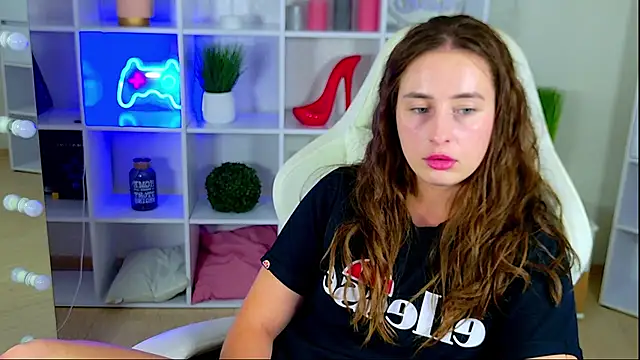XXX chat uživo modela NadinnL