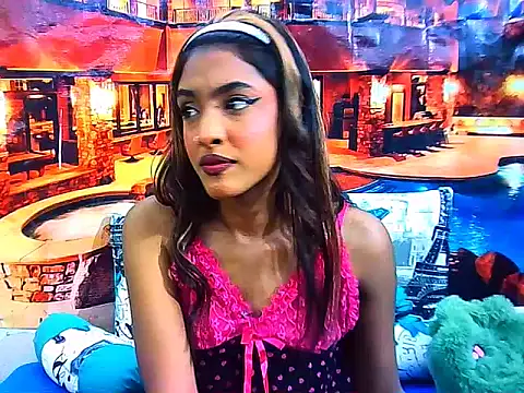IndianPretty14u2Luv 现场XXX聊天