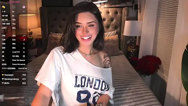 XXX chat uživo modela ParisianDoll