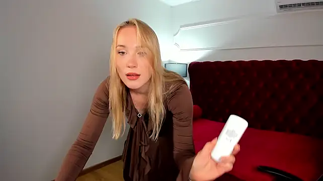 XXX chat uživo modela ElaraVoltage