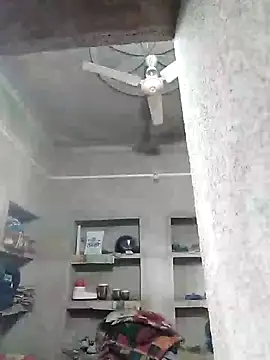 XXX chat uživo modela Loomaraj