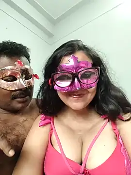 XXX chat uživo modela LOVE__RANI
