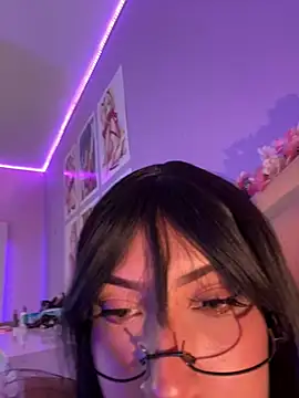 MiaAdams21's Live XXX Chat