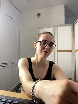 Show modela MartiniiSelenna na web-kameri