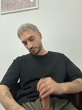 RealDeal2000xxx Webcam show