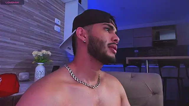 Vincentblack Adlı Modelin Canlı XXX Sohbeti