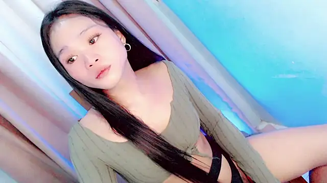 Amomentoflust202 Show Webcam