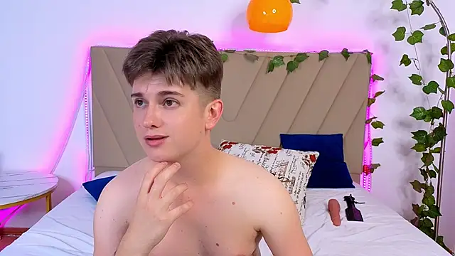 XXX chat uživo modela Miless_Cooper