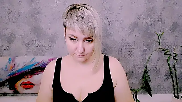 Djullia 라이브 XXX 채팅