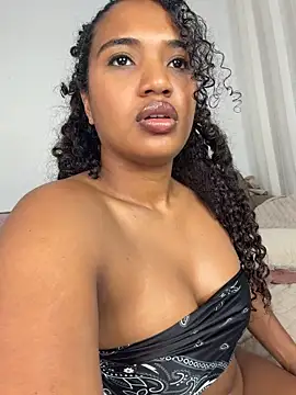 MilaTeenX Webcam Show