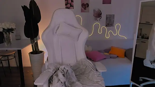 XXX chat uživo modela LittlePeach007