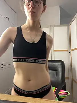 Chat +18 de MartiniiSelenna ao vivo