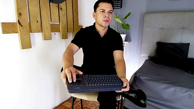Hey_Noaah webcam show