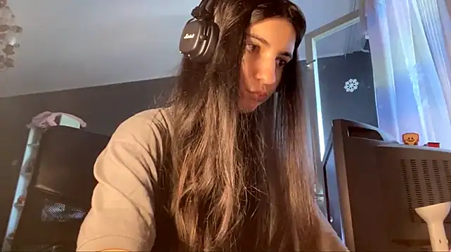MindaHallmon Adlı Modelin Canlı XXX Sohbeti