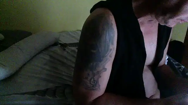 s_urprise Show in webcam