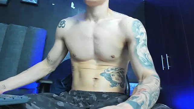 Živý XXX chat Enzo_Maserati