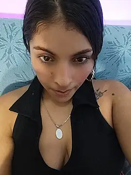 Fox_Roxxan Chat XXX in diretta