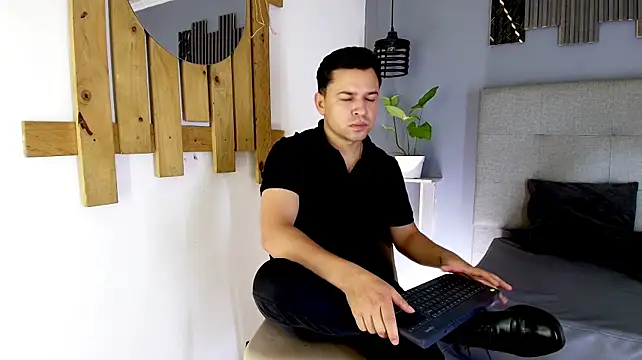 Hey_Noaahn Webbikameraesitys