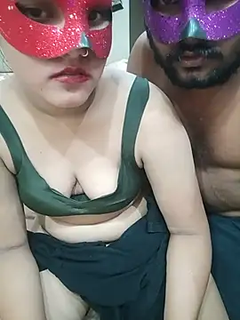 Show modela PUNJABICOUPLE09 na web-kameri