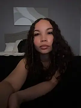 nikkiloveee's Webcam Show