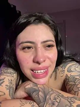 Draculona-666's Webcam Show