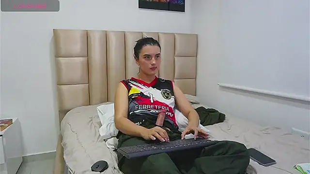 XXX chat uživo modela Phiamat_