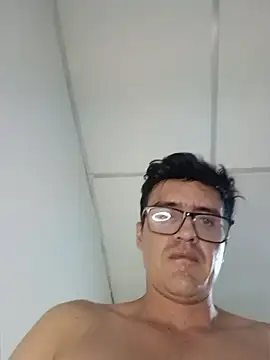 WildMatthew Adlı Modelin Canlı XXX Sohbeti