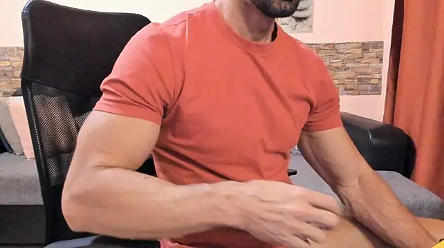 HotHunkTrainer Show Webcam
