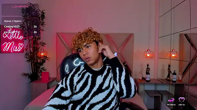 Anyelo_Twink: вебкам-шоу