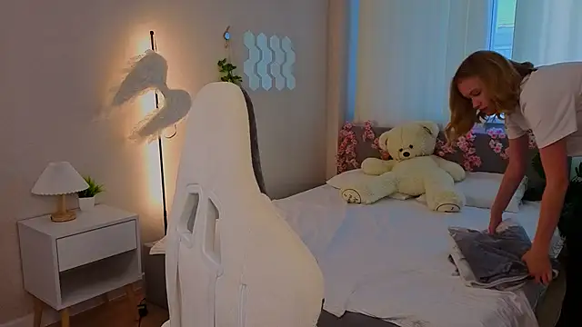 EvaHamilton's Live XXX Chat
