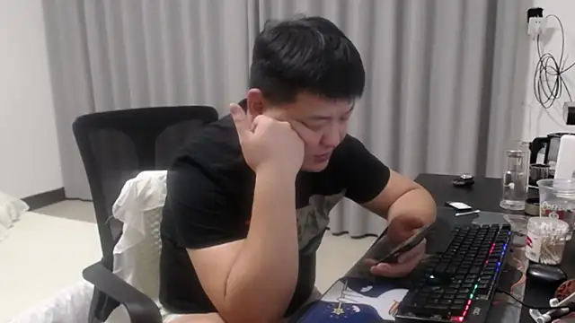 zhang1118 Chat XXX live