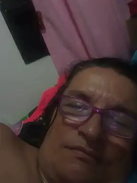XXX chat uživo modela consentidamummy09
